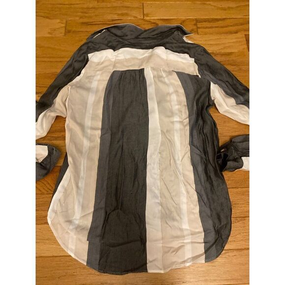 Ann Taylor Women's Long Sleeve Striped Blouse Size M Polyester/Rayon Gray/White - Picture 8 of 8